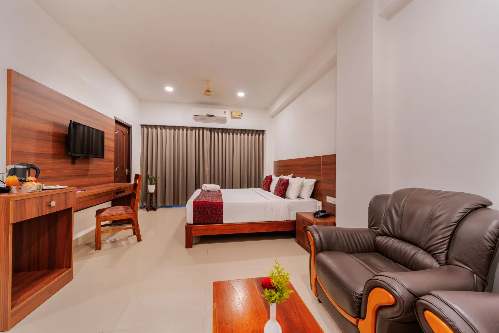 Superior Room — seating area